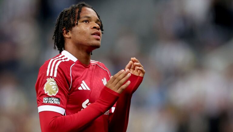 16 yasindaki ngumoha liverpoolu ipten aldi 3 puan 9010da geldi HftHs5W4