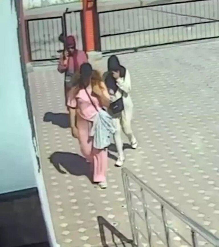 adanada 3 kadin altin caldi QlG22wZD