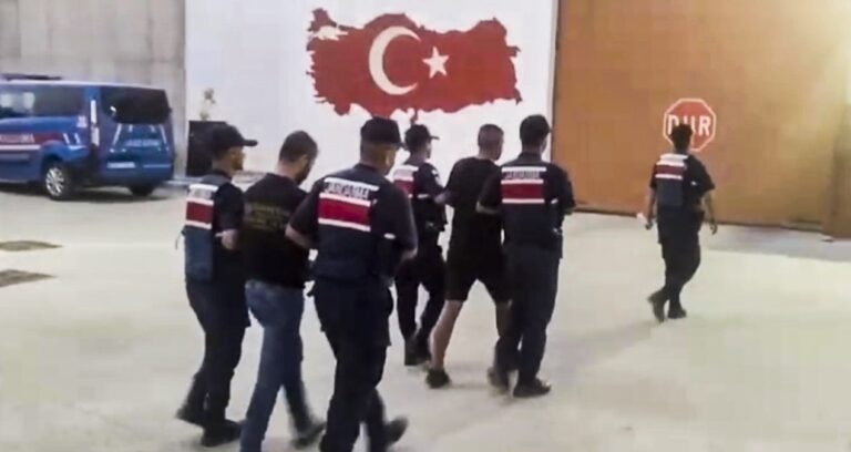 ormani yakmadan once benzin aldiklari anlar ortaya cikti hnYgAhnz