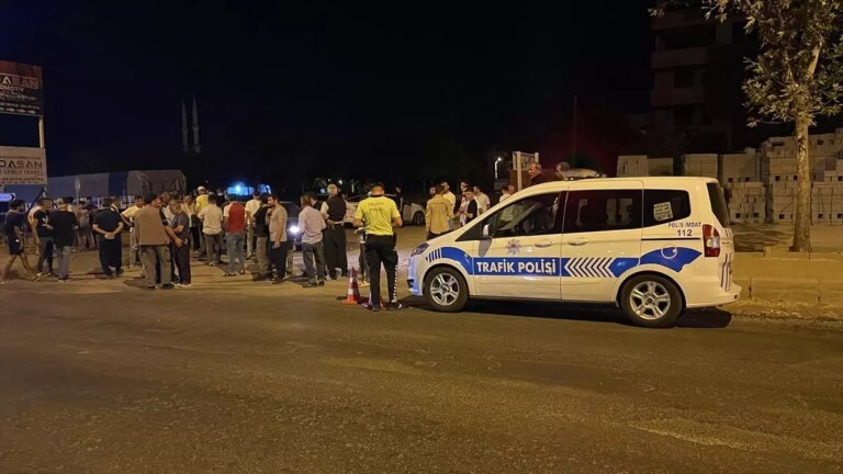 sanliurfada otomobil motosiklet carpisti 3 yarali iuJggk2v