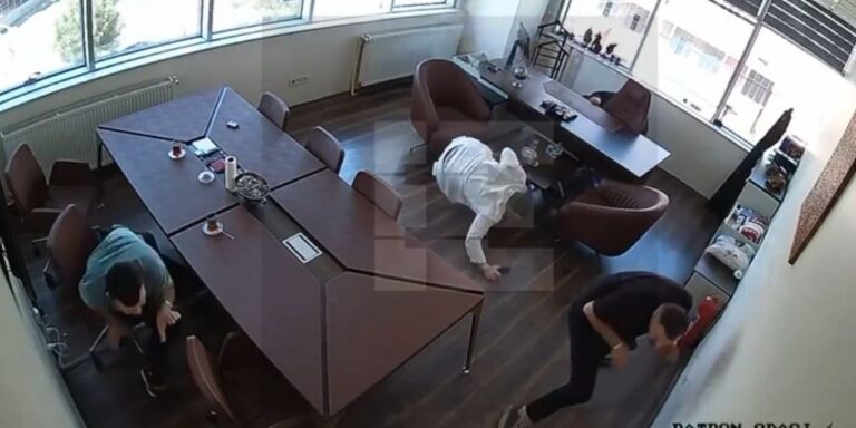 tekstil patronunu boyle kursunladilar hem de gunduz vakti OjIQy73u