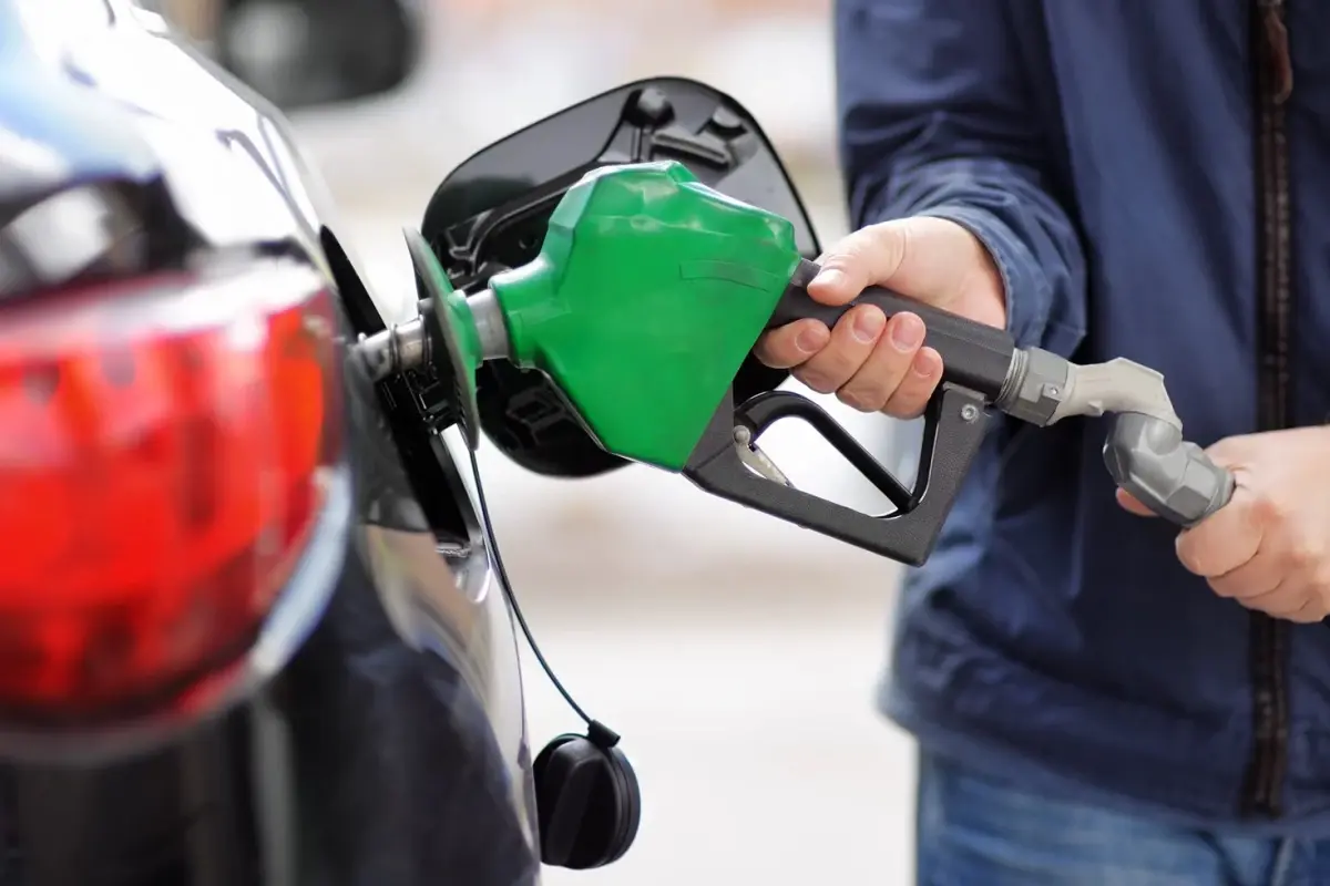 arac sahipleri dikkat benzine 1 lira zam geliyor qyq5LJMA