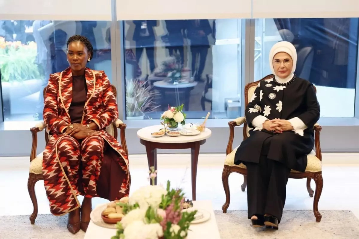 emine erdogan gabon cumhurbaskaninin esi ile gorustu ml6fusQP