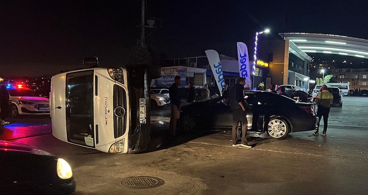 gebzede otomobille carpisan servis minibusu devrildi cu3rbfJD
