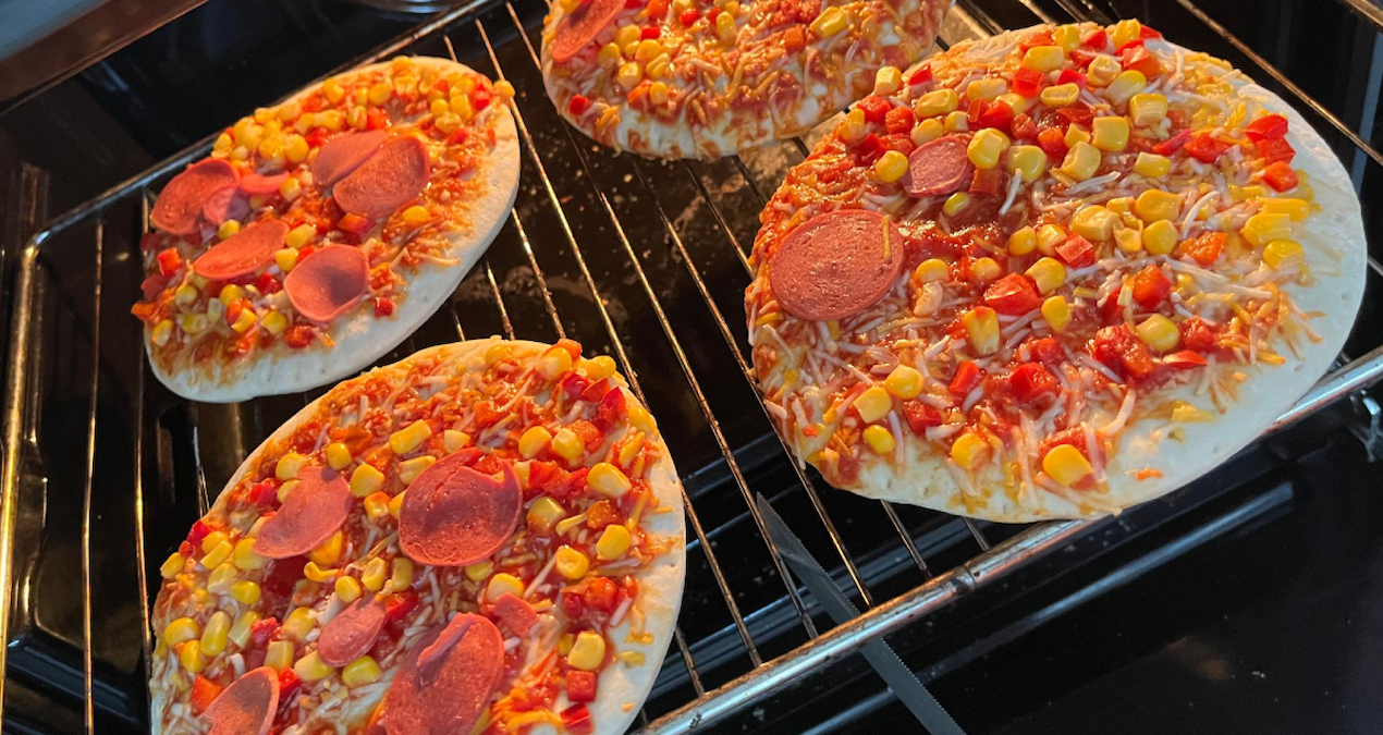 zincir marketlerde satilan pizza ifsa oldu et diye bakin ne yemisiz Baigt5fN