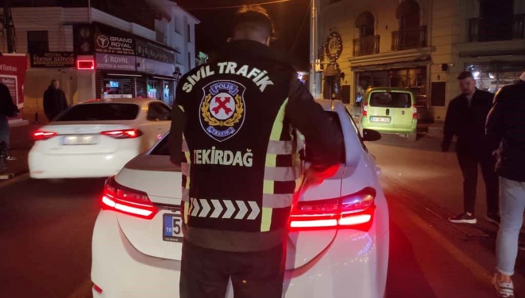 alkollu surucu sivil polisi vale saninca yakalandi CRFwra1e.jpg