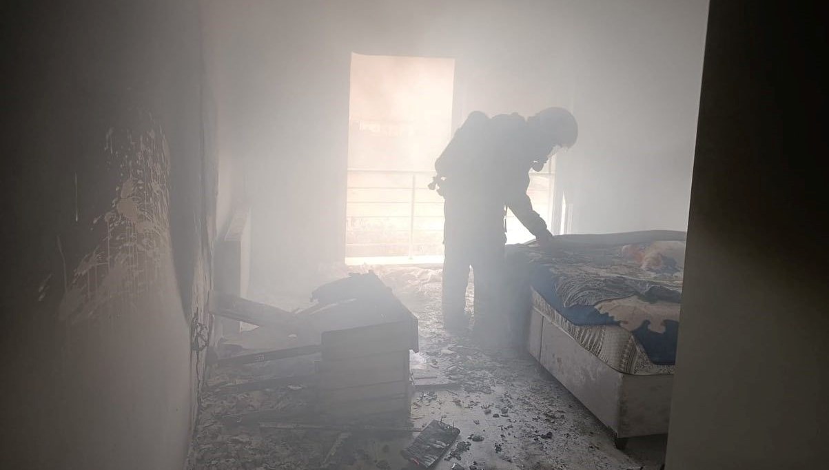 arsuzda bir ev alevlere teslim oldu n8k56MLi.jpg