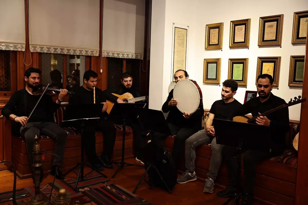 bagcilar belediyesinden muzik grubu beyefendiler ZKXEdT47.jpg