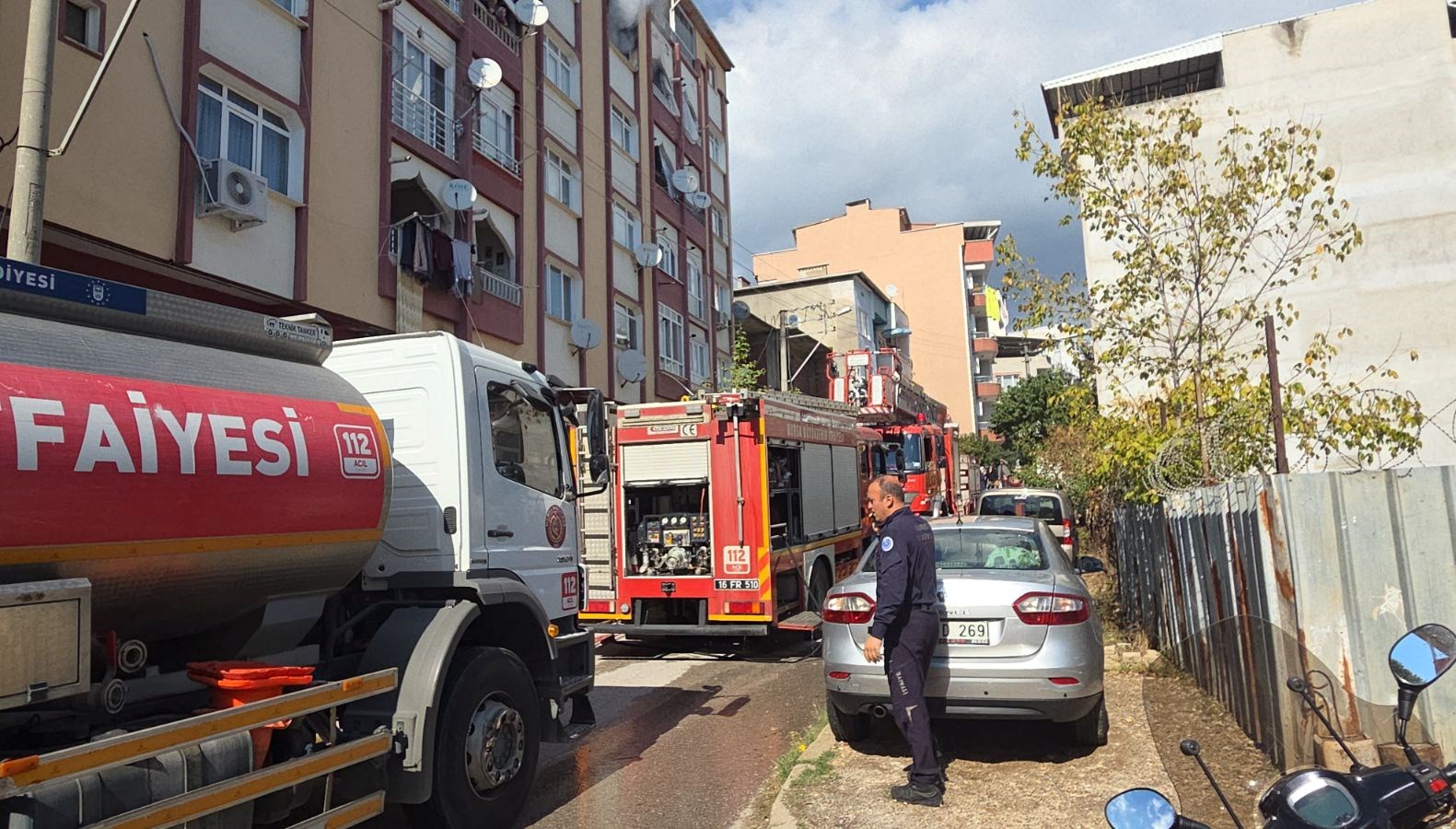 bursada bes katli apartmanda yangin KVz4GvNu