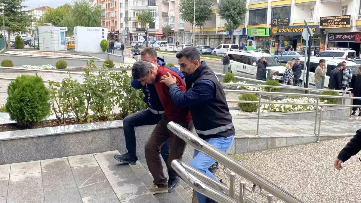 corumda babasini tufekle olduren zanli adliyeye sevk edildi zs7Q5t3J.jpg