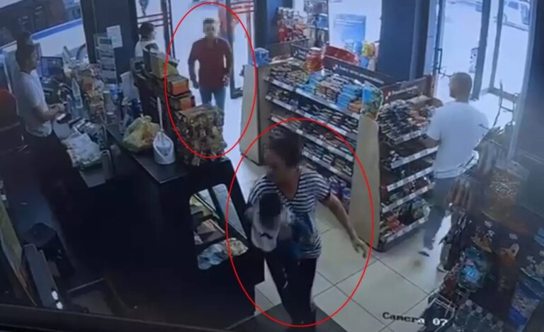 eski esini bicaklayan adam kamerada 3dI8tOJD