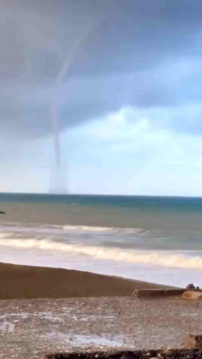 iskenderunda hortum olustu TTAvCkQw.jpg