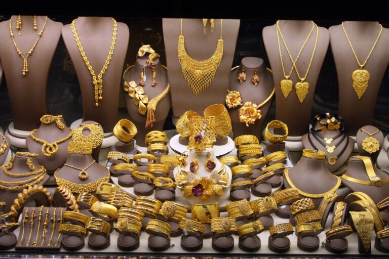 altin gune yukselisle basladi grami 5 bin 368 liradan islem goruyor D8ggmh32.jpg