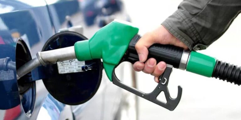 benzin-ne-kadar-oldu-iste-6-ocak-akaryakit-fiyatlari-2iedD2AH.jpg