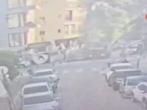 Tel Aviv’e Düşen İran Füzesi Anlarının Görüntüleri Ortaya Çıktı