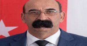 turk-siyasetcinin-biyiklari-dunyayi-konusturdu-Stp3YERN