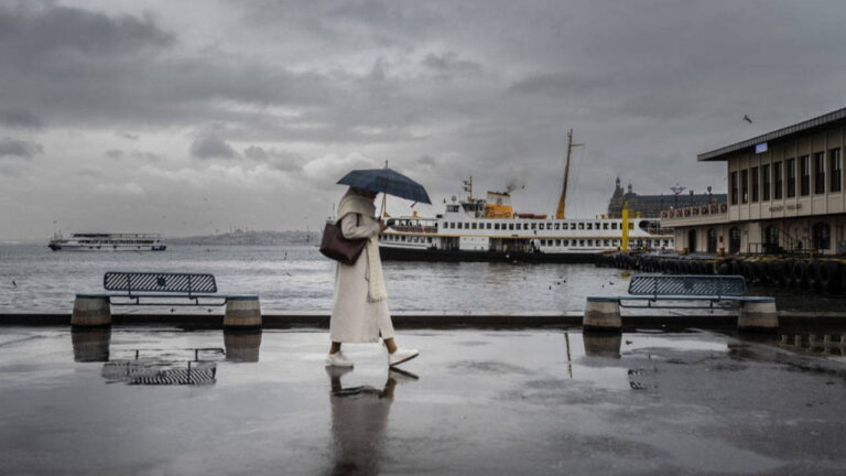 akom-istanbul-icin-uyardi-hafta-sonu-hava-nasil-olacak-ULO2SyTW