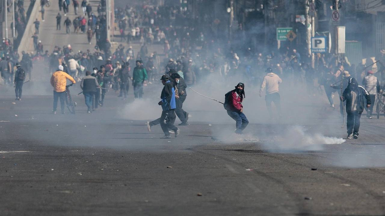 Bolivya’da Protestolarda Tansiyon Yükseliyor! Başkan Paz’a İstifa Çağrısı