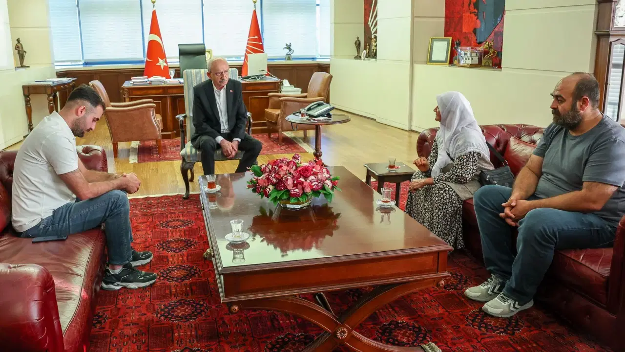 Narin guranin ailesi kemal kilicdaroglunu ziyaret etti wPLpm9gh